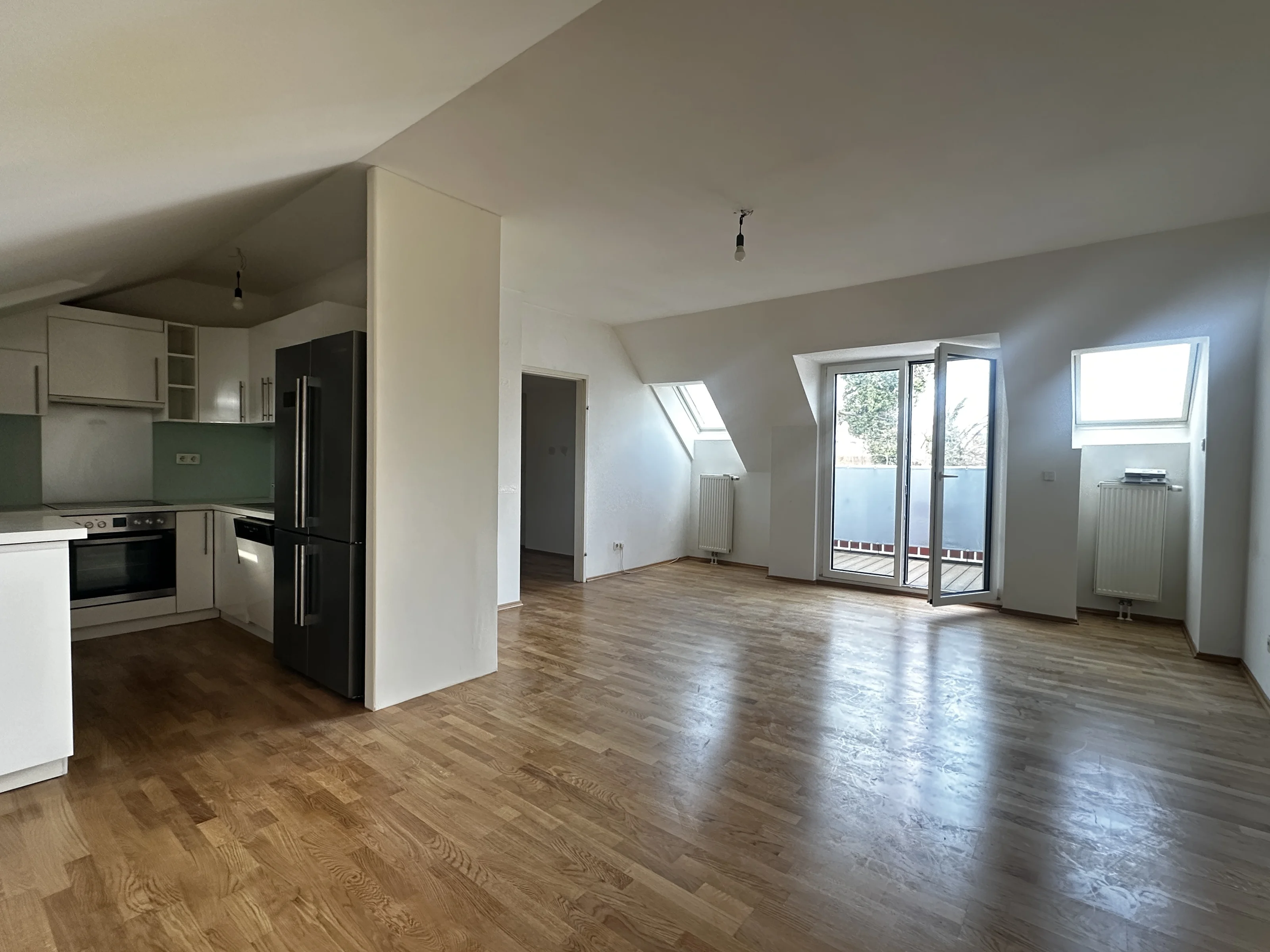 3-Zimmer mit Balkon & Stellplatz – zentrale Kurstadt-Lage mitten in Baden