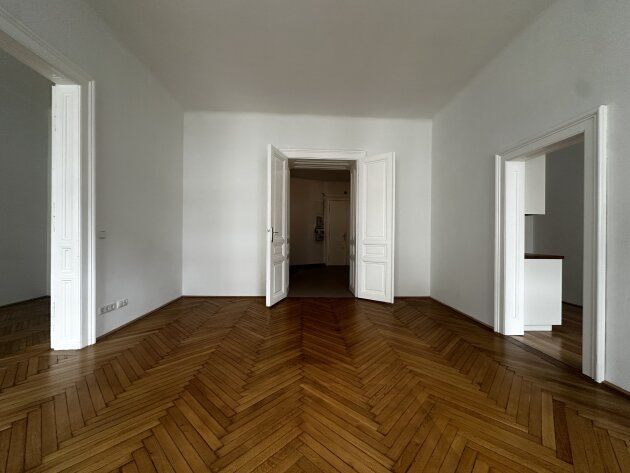 Großzügige 4-Zimmer-Altbauwohnung im Servitenviertel