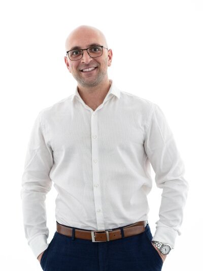 Amir Oliver Tarab