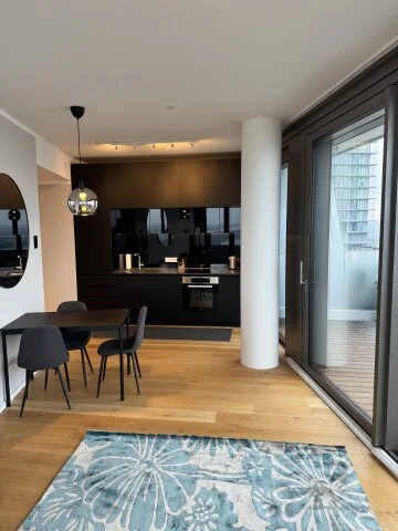 Sky Living im 32. Stock | Private Loge über der Alten Donau