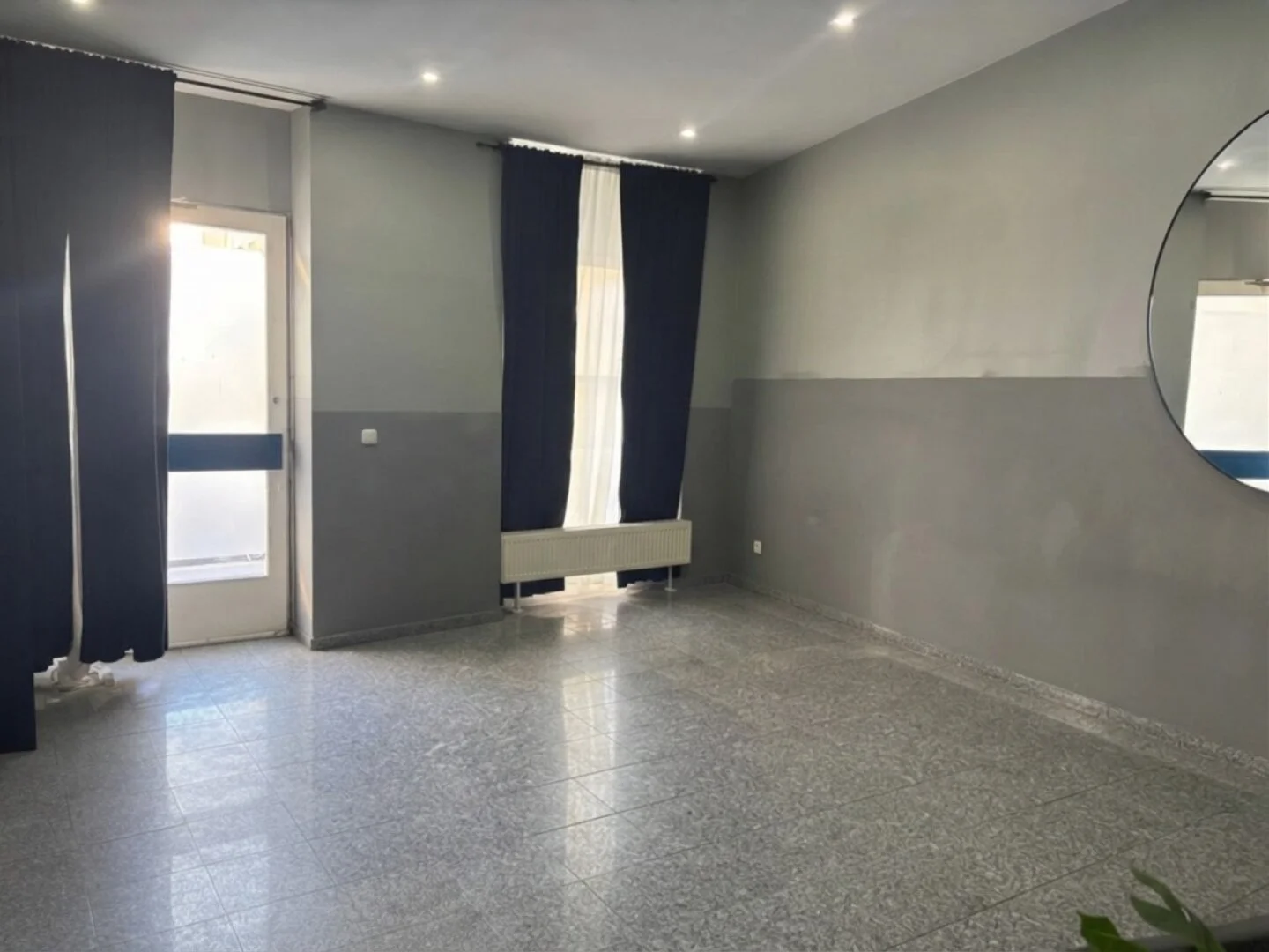 Geschäftslokal mit eigenem Straßeneingang nahe U4: ca. 35 m² für Studio, Praxis oder Büro