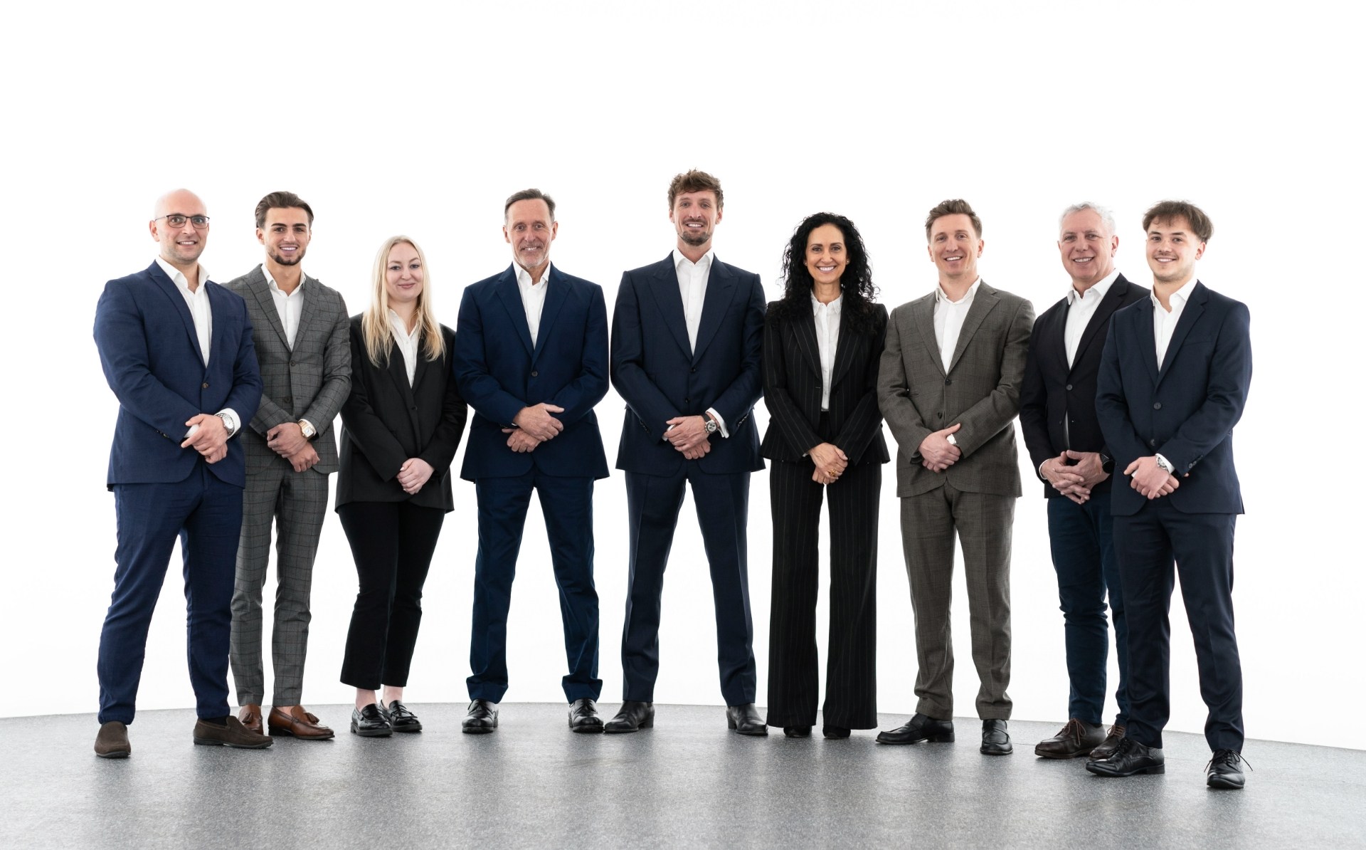 Wolf & Sohn Immobilien_Immobilienmakler_Eigentumswohnung_Wolf_Wien_Mietwohnung_realestate_provisionsfrei_Wohnung mieten Wien_Neubauprojekt_Immobilien Wien_Haus_Team